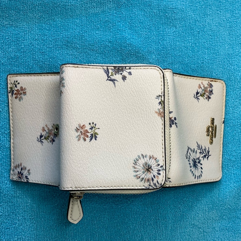 Coach Small Trifold Wallet With Dandelion Floral Print - Picture 3 of 14